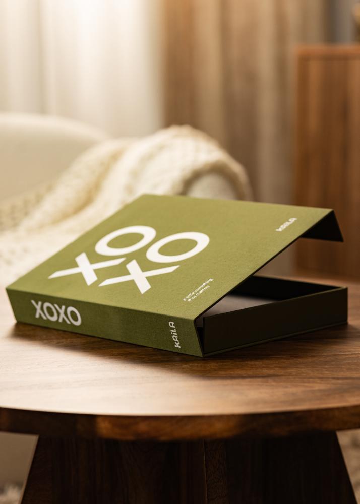 KAILA KAILA XOXO Olive - Coffee Table Photo Album (60 Schwarze Seiten)